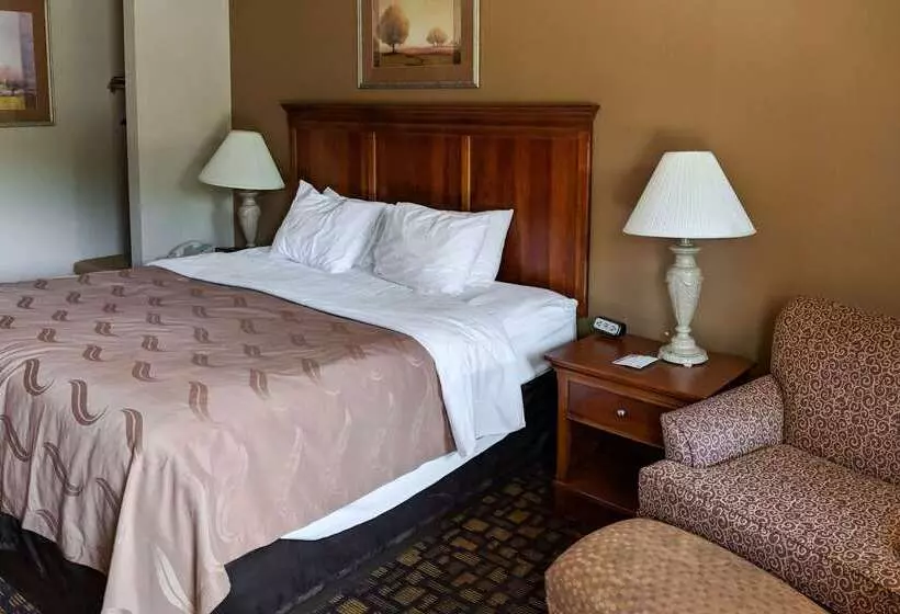 هتل Quality Inn Salem  I81