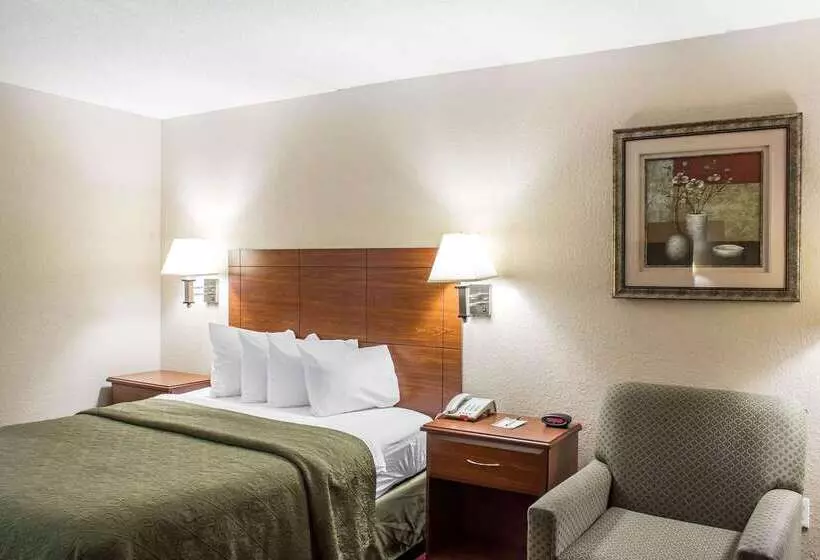 ホテル Quality Inn Selma   Smithfield