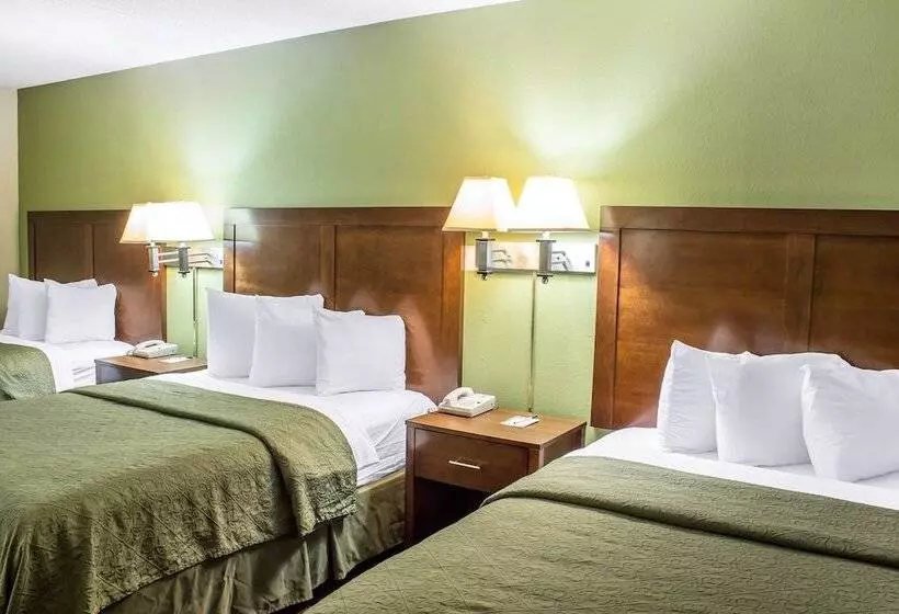 ホテル Quality Inn Selma   Smithfield