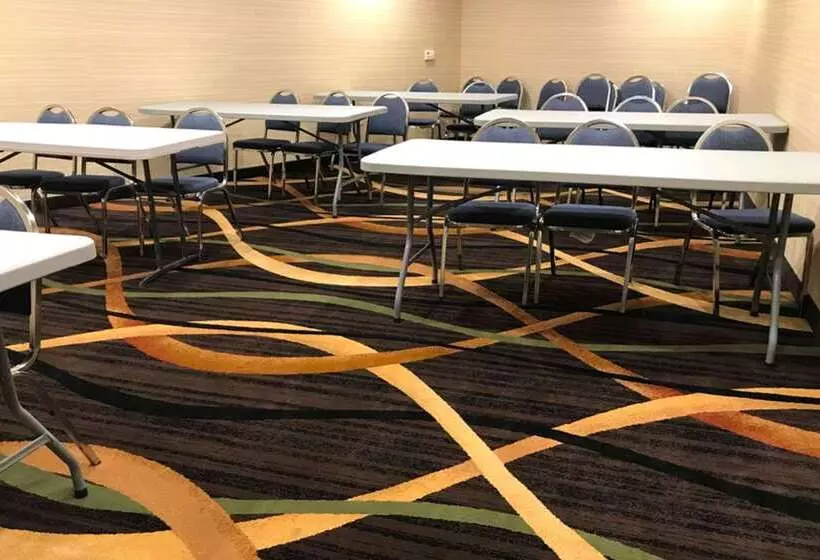 호텔 Quality Inn & Suites Fresno Northwest