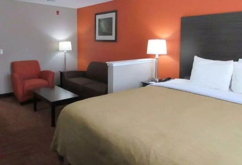 호텔 Quality Inn & Suites Fresno Northwest