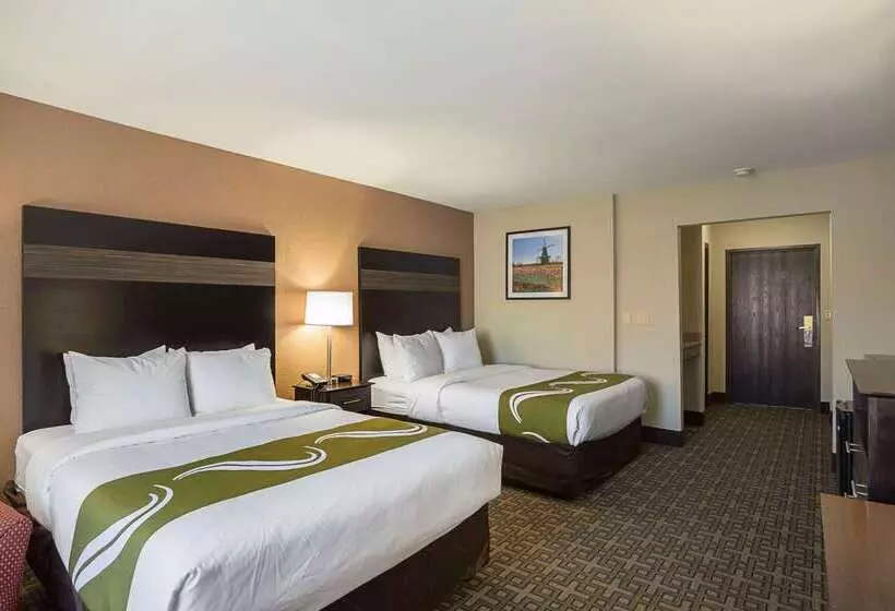 Отель Quality Inn & Suites