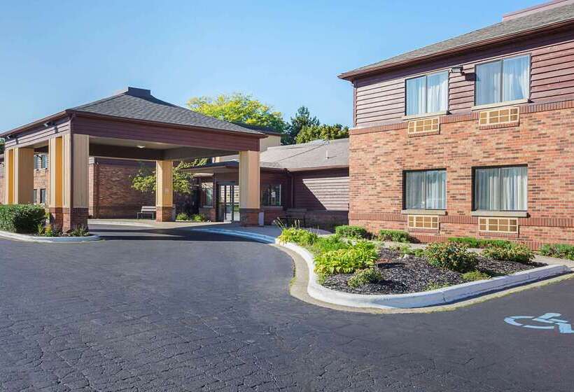 호텔 Quality Inn & Suites