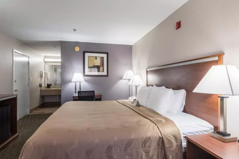 ホテル Quality Inn University Near Downtown