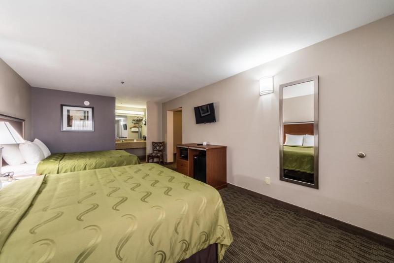 호텔 Quality Inn University Near Downtown