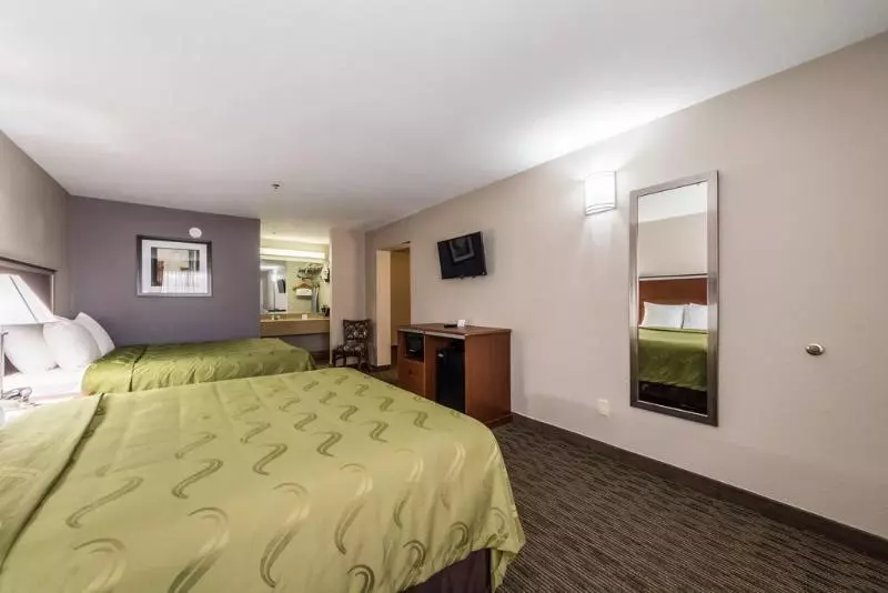 ホテル Quality Inn University Near Downtown