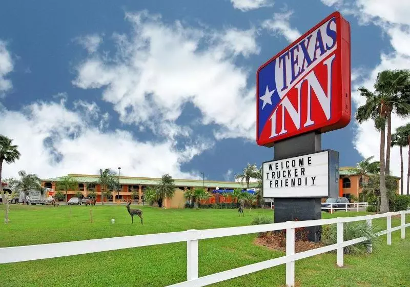 בית מלון כפרי Texas Inn Harlingen