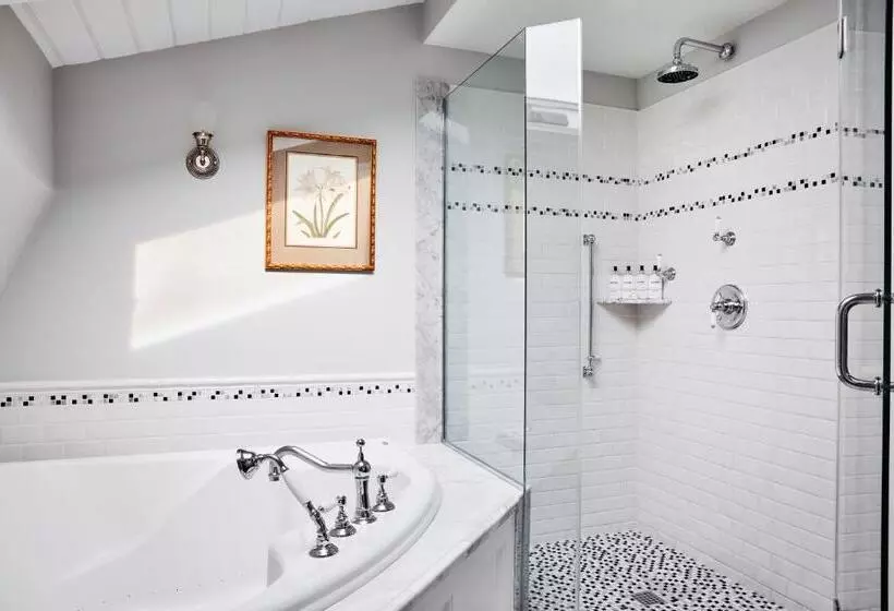 Отель The Cliffside Inn