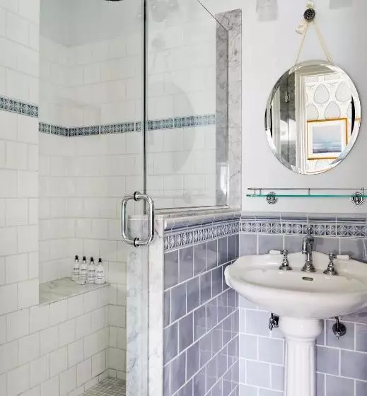 Отель The Cliffside Inn