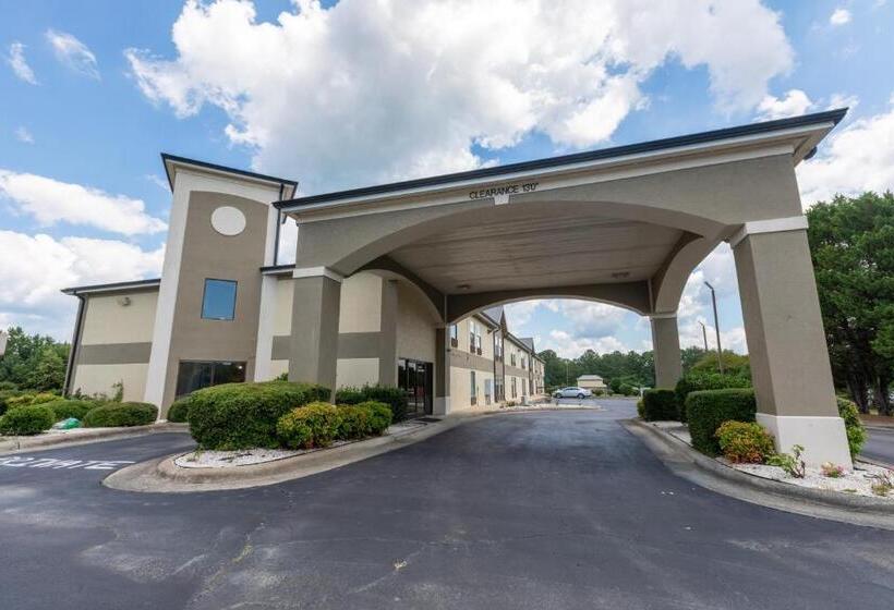 فندق Baymont By Wyndham Creedmoor