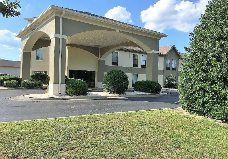 فندق Baymont By Wyndham Creedmoor