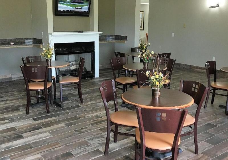 فندق Baymont By Wyndham Creedmoor