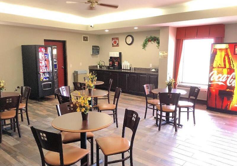 فندق Baymont By Wyndham Creedmoor