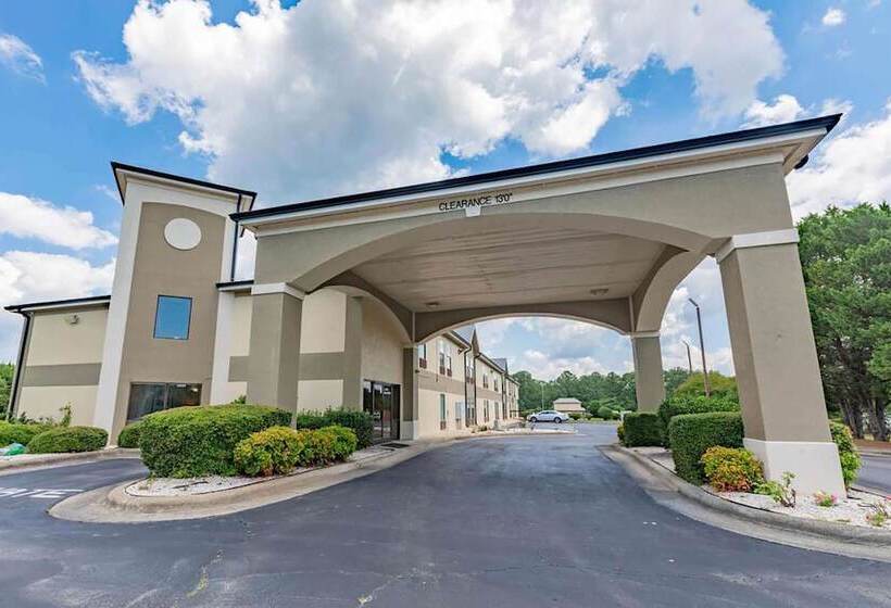 فندق Baymont By Wyndham Creedmoor