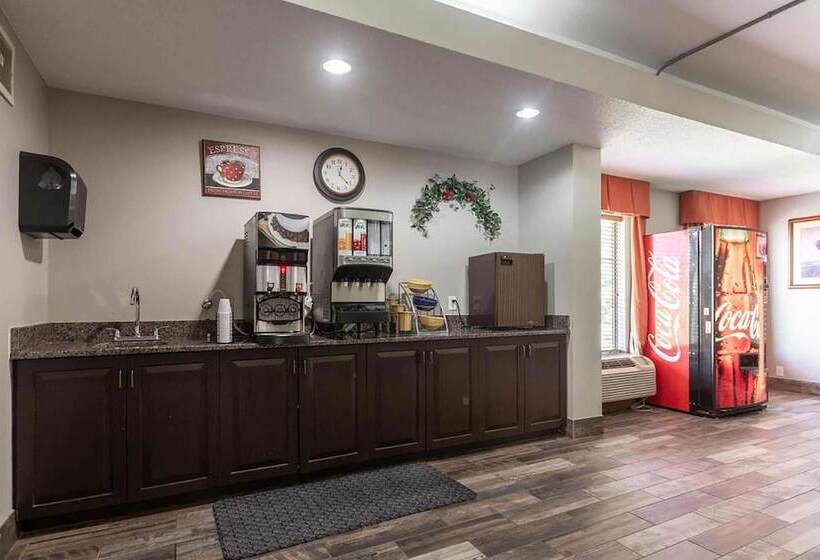 فندق Baymont By Wyndham Creedmoor