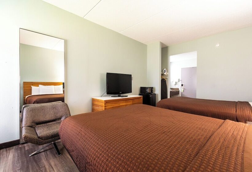 فندق Baymont By Wyndham Creedmoor