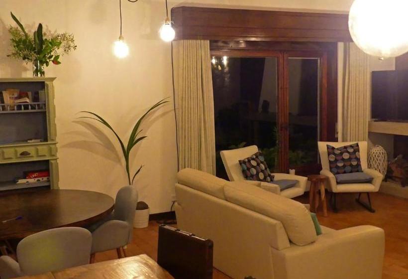 호스텔 Porto Beach Lodge