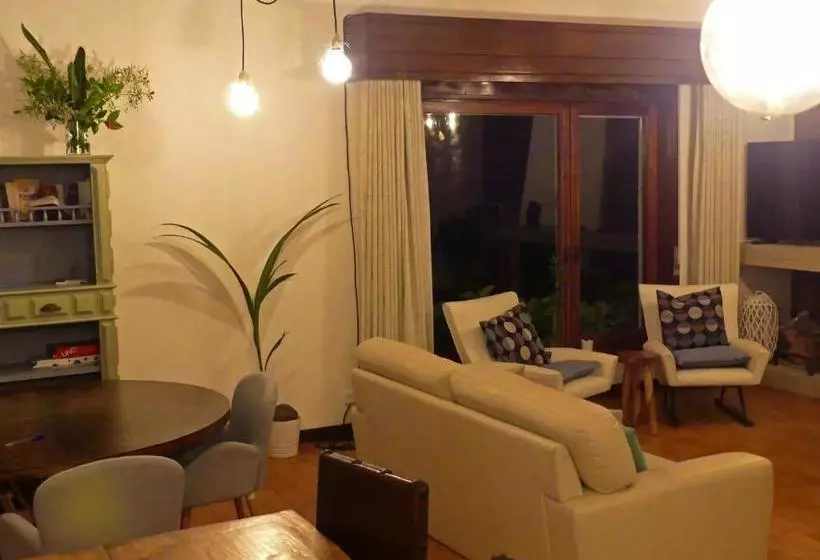 Retkeilymaja Porto Beach Lodge