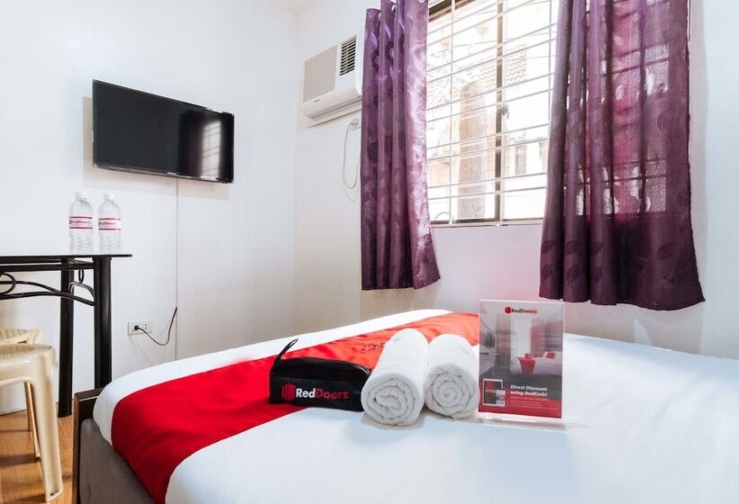 הוסטל Reddoorz Plus Near Robinsons Place Manila