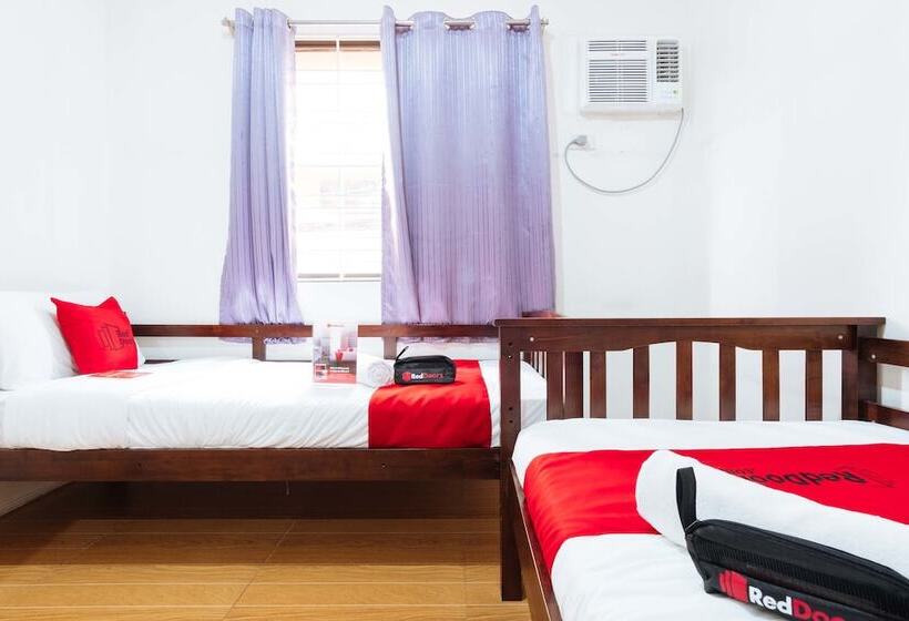 הוסטל Reddoorz Plus Near Robinsons Place Manila