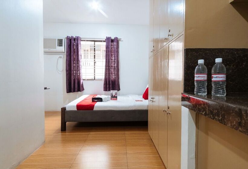 הוסטל Reddoorz Plus Near Robinsons Place Manila