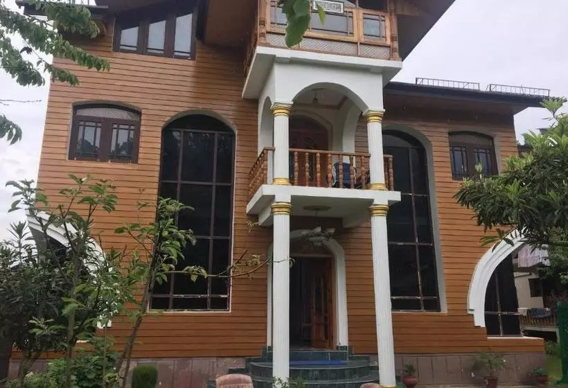 Hotel Oyo 38678 Northland Residency