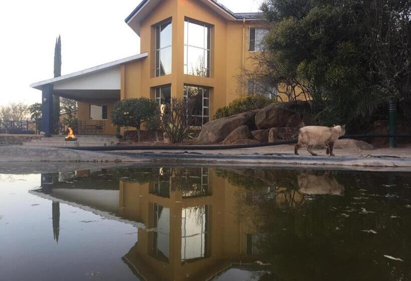 هتل The Farmhouse