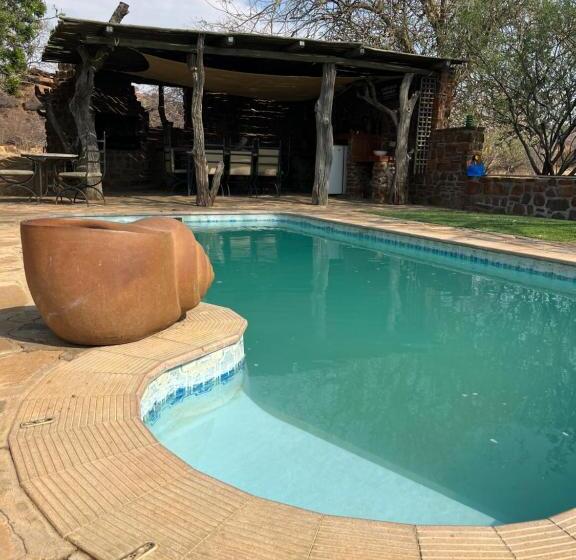 هتل The Farmhouse