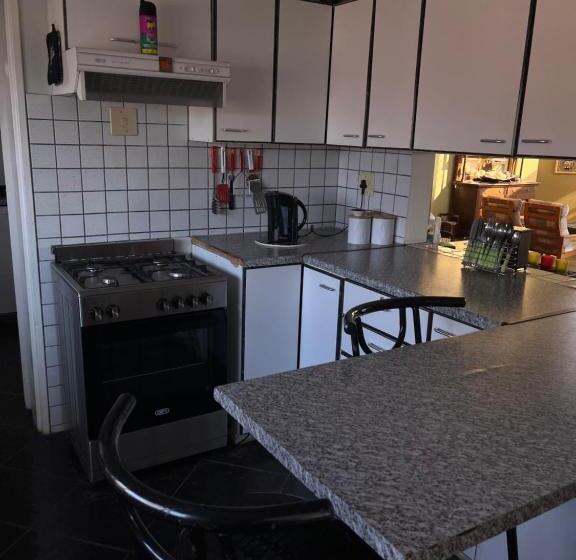 هتل The Farmhouse