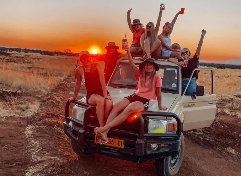 هتل The Farmhouse