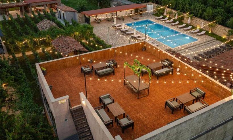 Vineyard Hotel & Winery