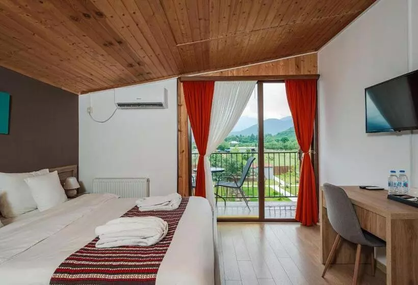 Vineyard Hotel & Winery