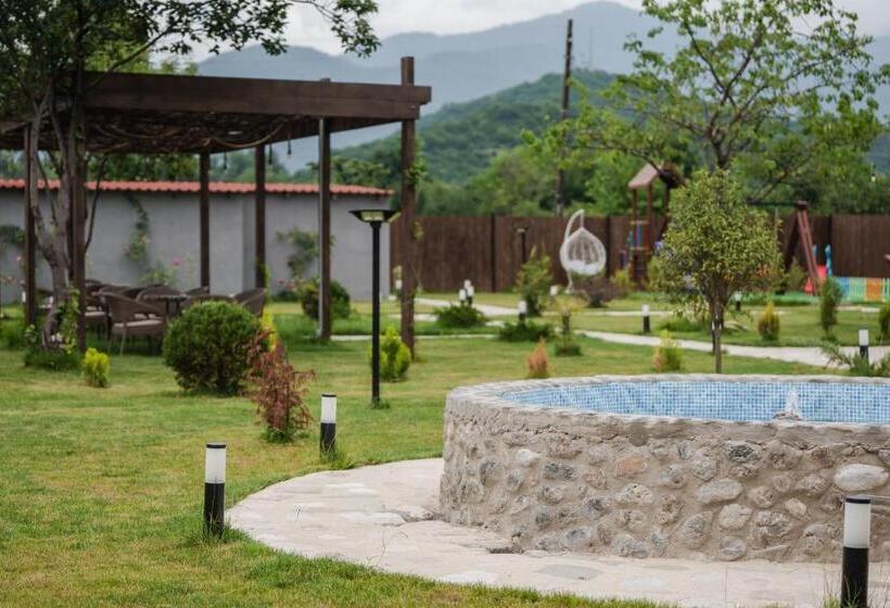 Vineyard Hotel & Winery