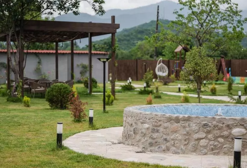 Vineyard Hotel & Winery