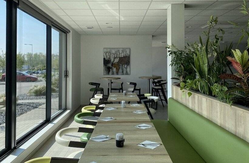 Отель Atolon Park