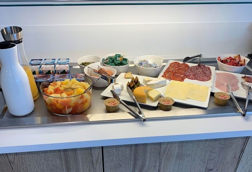 Отель Atolon Park