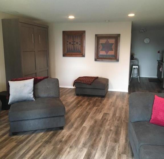 膳宿费 Gone Coastal