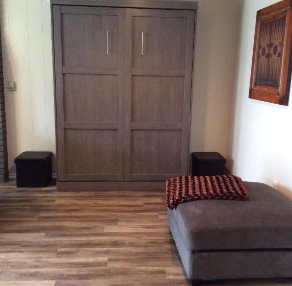 膳宿费 Gone Coastal