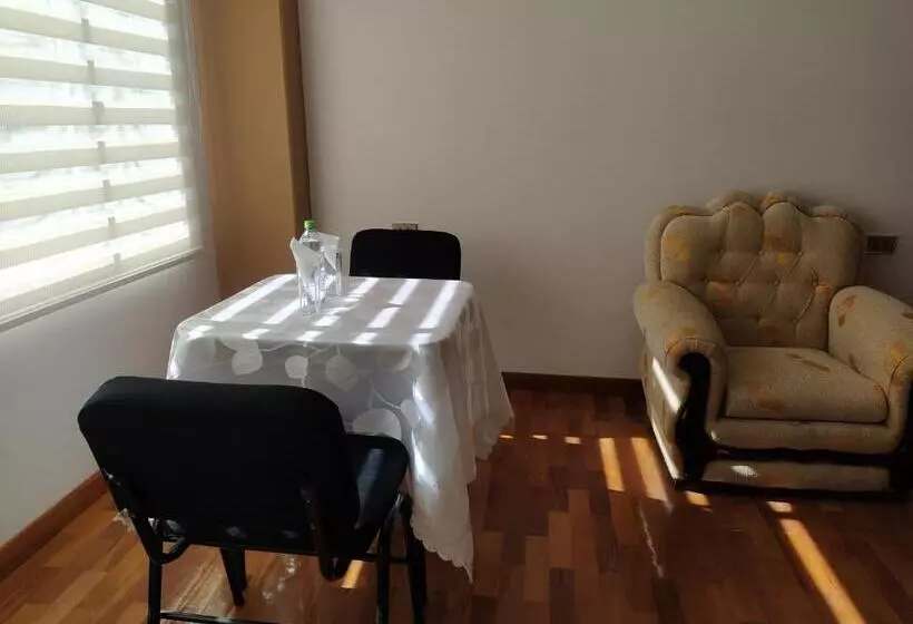 هاستل Hostal Alvasar