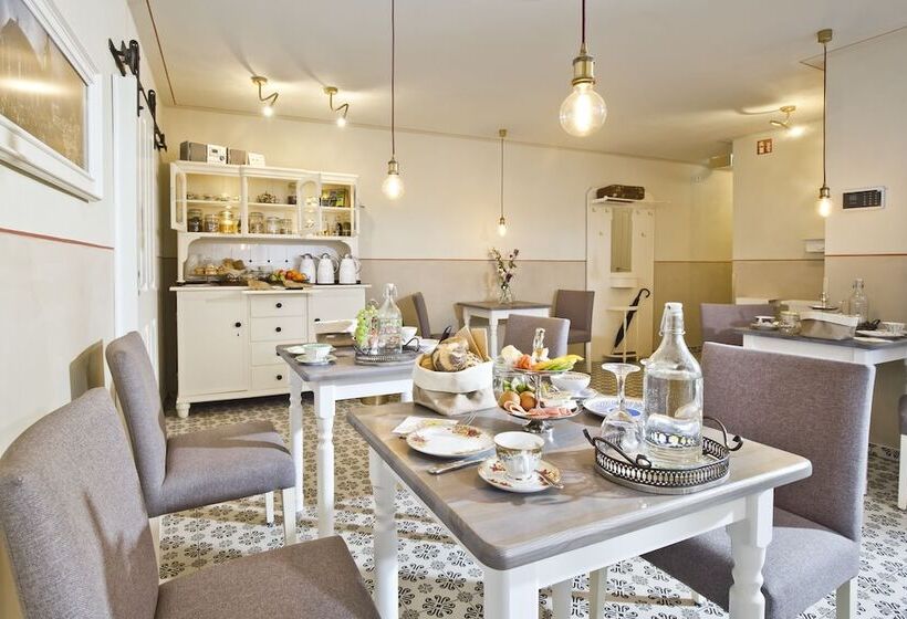 پانسیون Altstadt Gästehaus