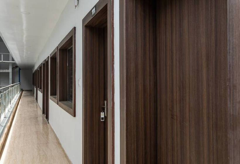 Hotell Spot On 28247  Smr Palace