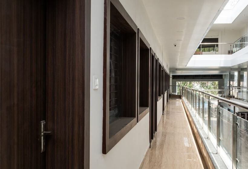 Hotell Spot On 28247  Smr Palace