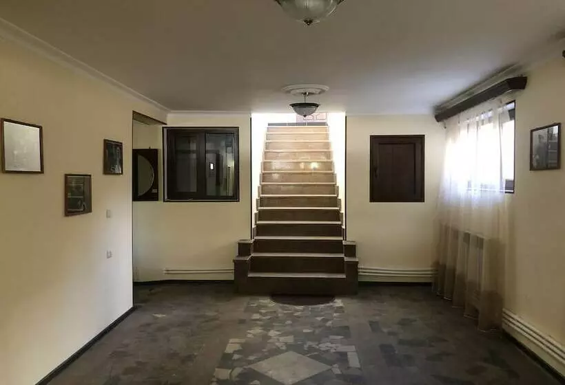 Majatalo Check Inn Dilijan