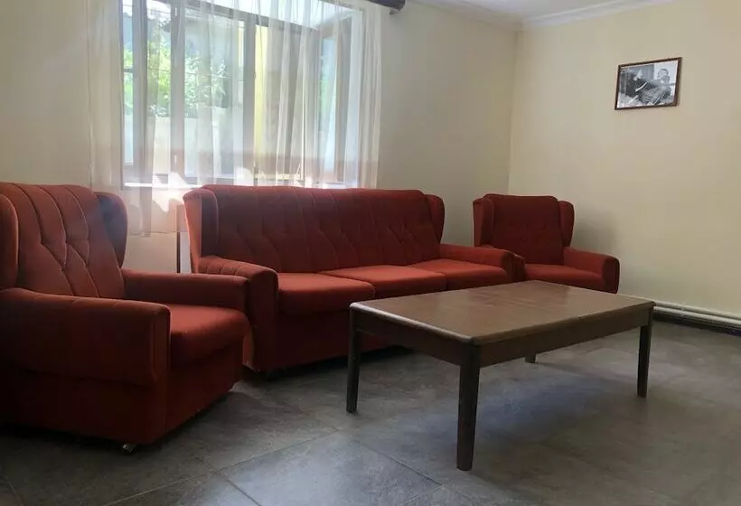 Majatalo Check Inn Dilijan