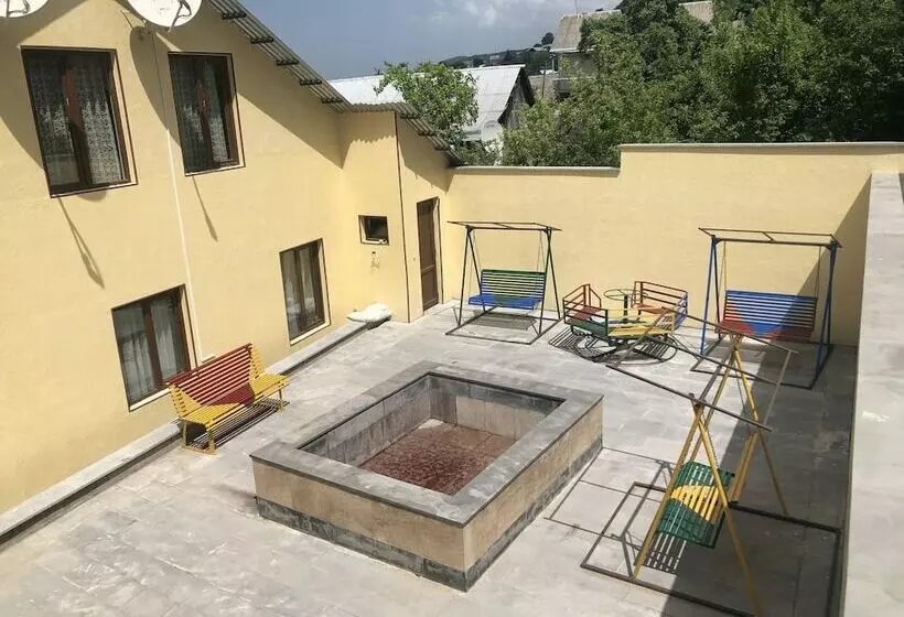 Majatalo Check Inn Dilijan