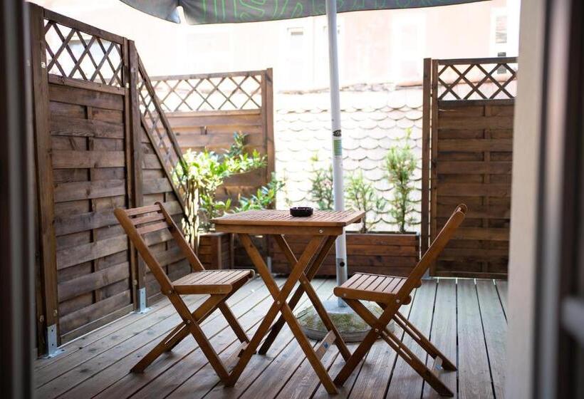 هاستل Patrick's Pub