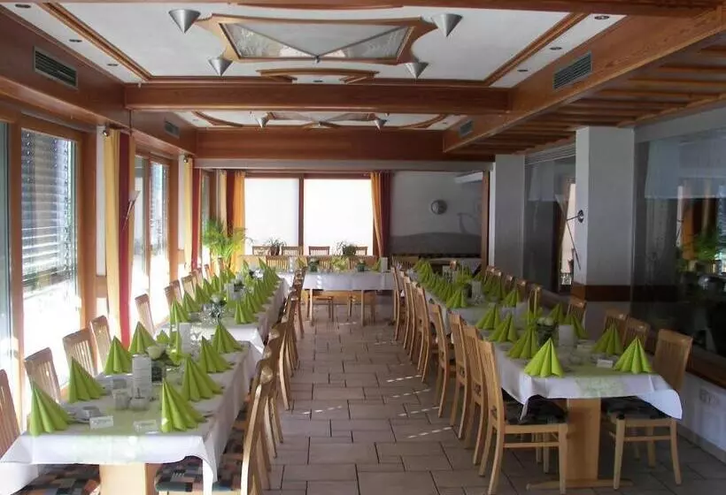 Hotelli Gasthof Zum Schwanen