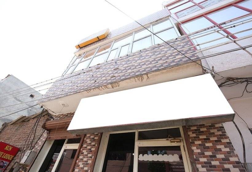 酒店 Spot On 38121 Sunshine Lodge