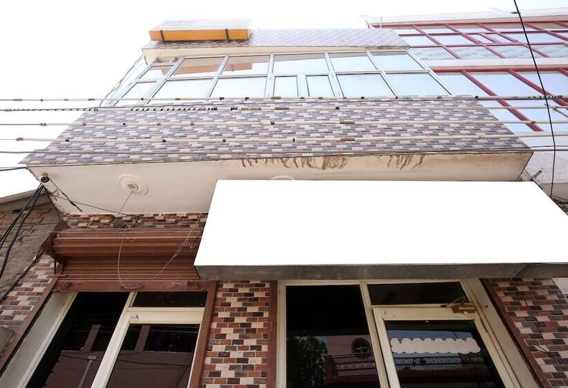 酒店 Spot On 38121 Sunshine Lodge