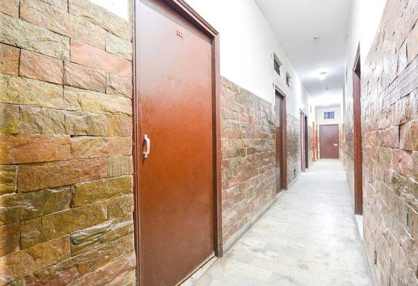 Spot On 38670 Hotel Diamond